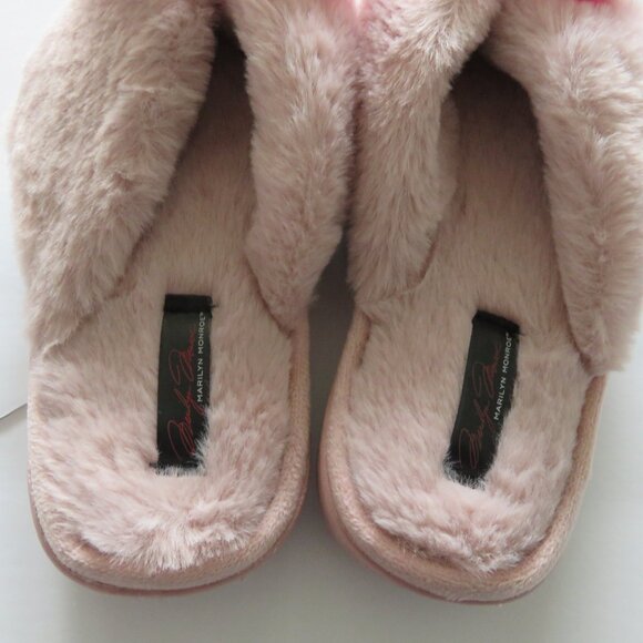 Marilyn Monroe Fuzzy Slipper Pink Heart Memory Foam Slides Flip Flops - Picture 3 of 6